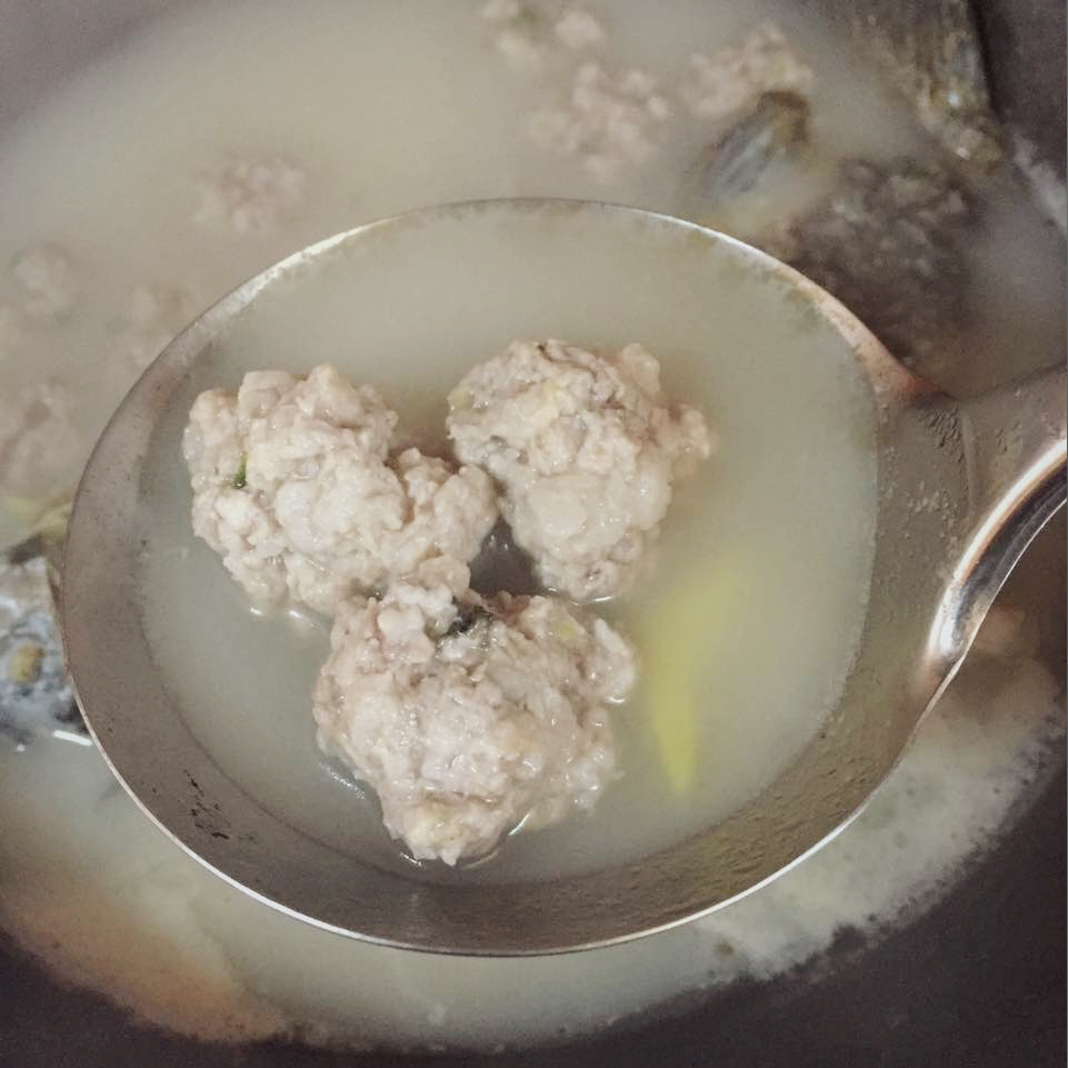 家常徽菜：鲫鱼肉丸汤