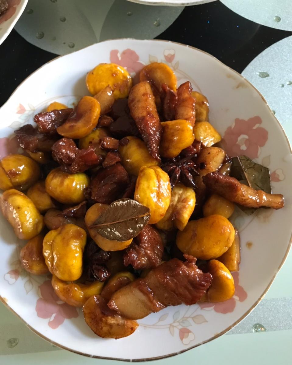 【板栗红烧肉】