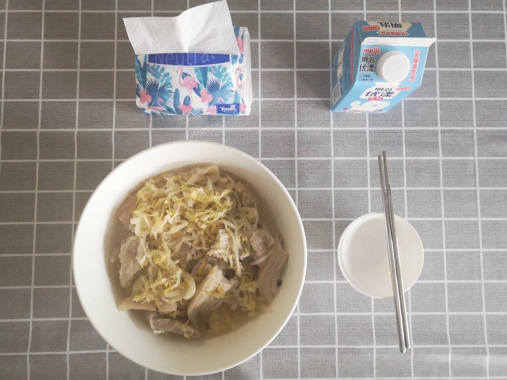 酸菜白肉炖粉条