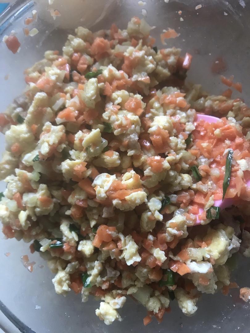 胡萝卜木耳鸡蛋包子——素包子也可以很好吃~