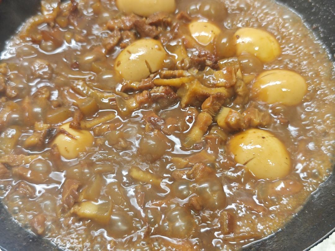 狂炫三大碗的卤肉饭