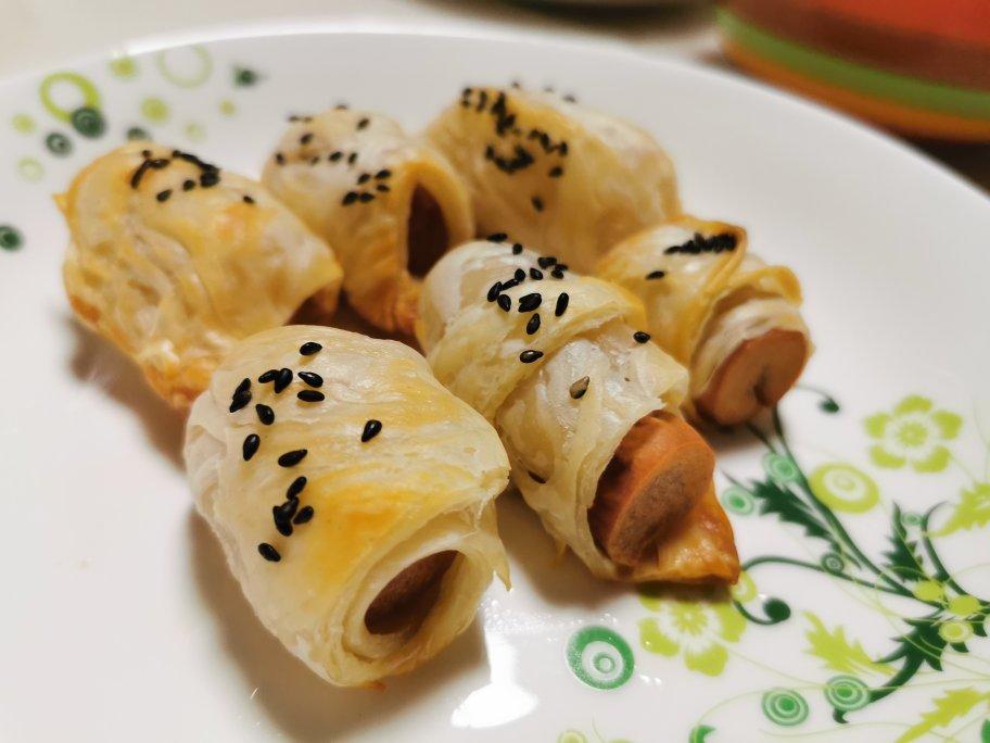 香肠酥皮卷：手抓饼皮还能这样吃，不用和面快速搞定早餐