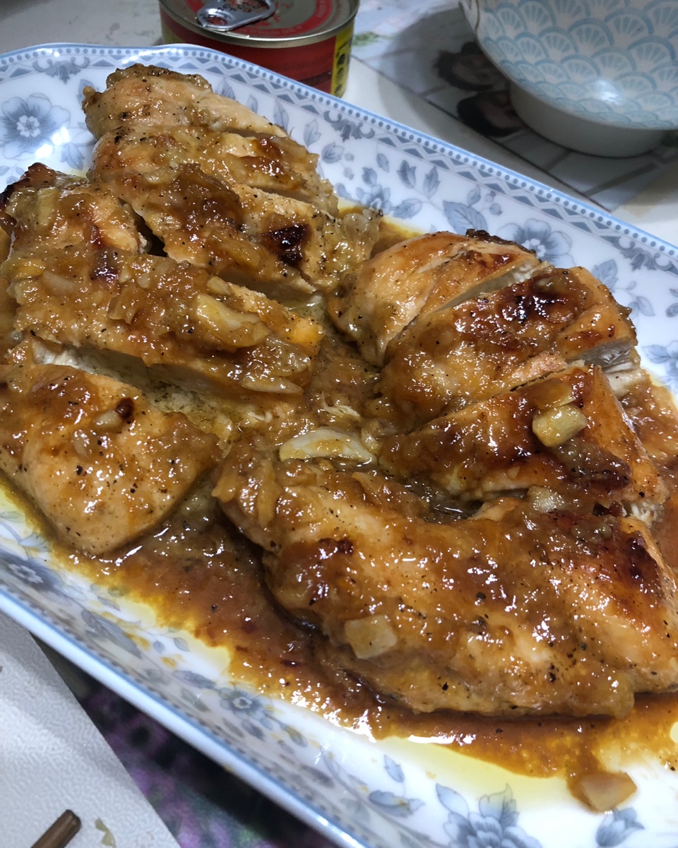 酷炫屌炸天好吃的煎鸡胸肉（香蒜蜂蜜煎鸡胸肉）