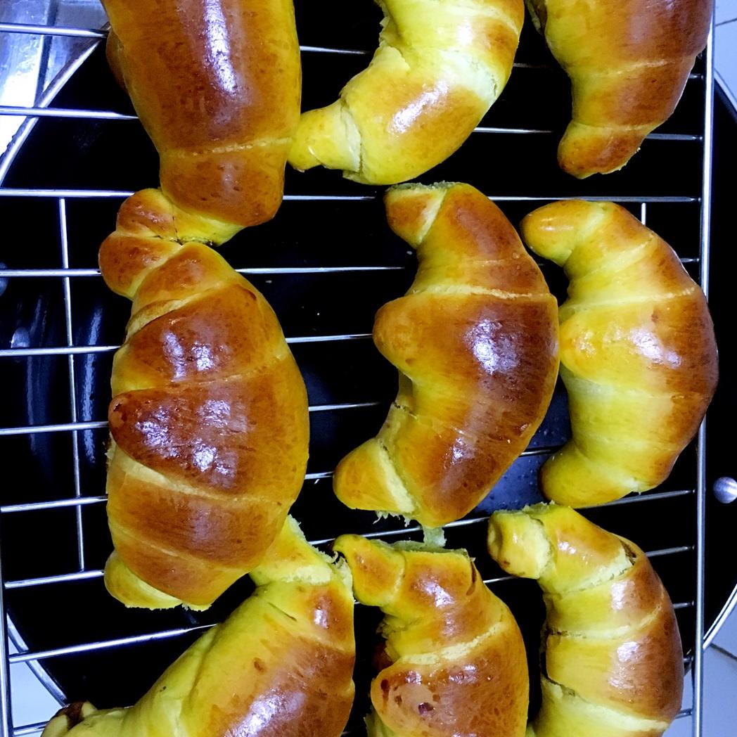 南瓜芝麻面包——天然的色彩揉进面团里