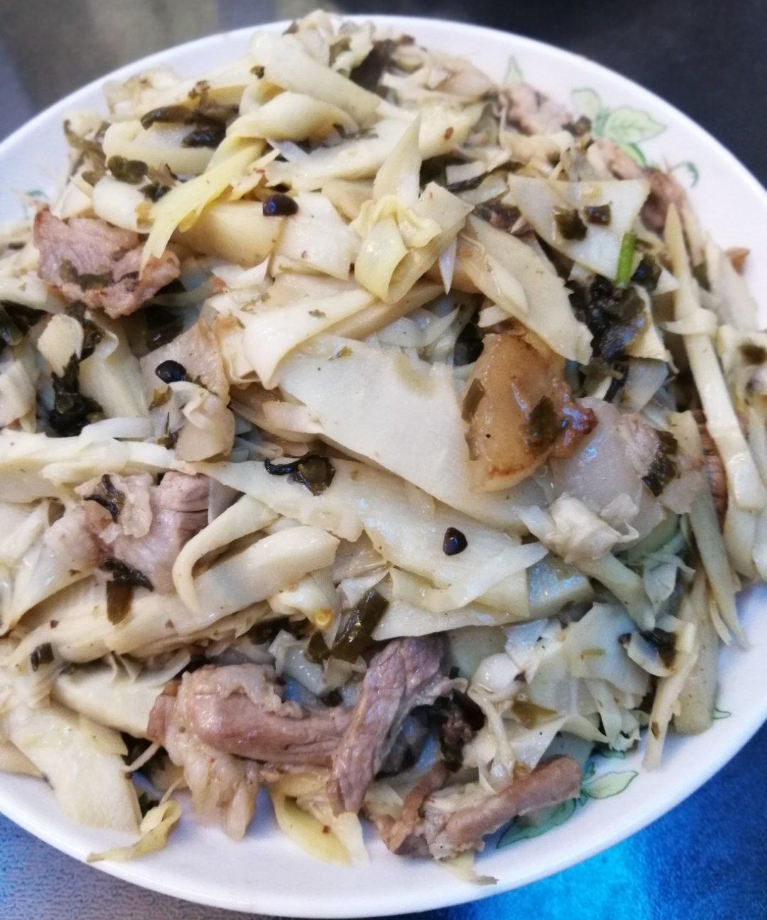酸菜炒笋