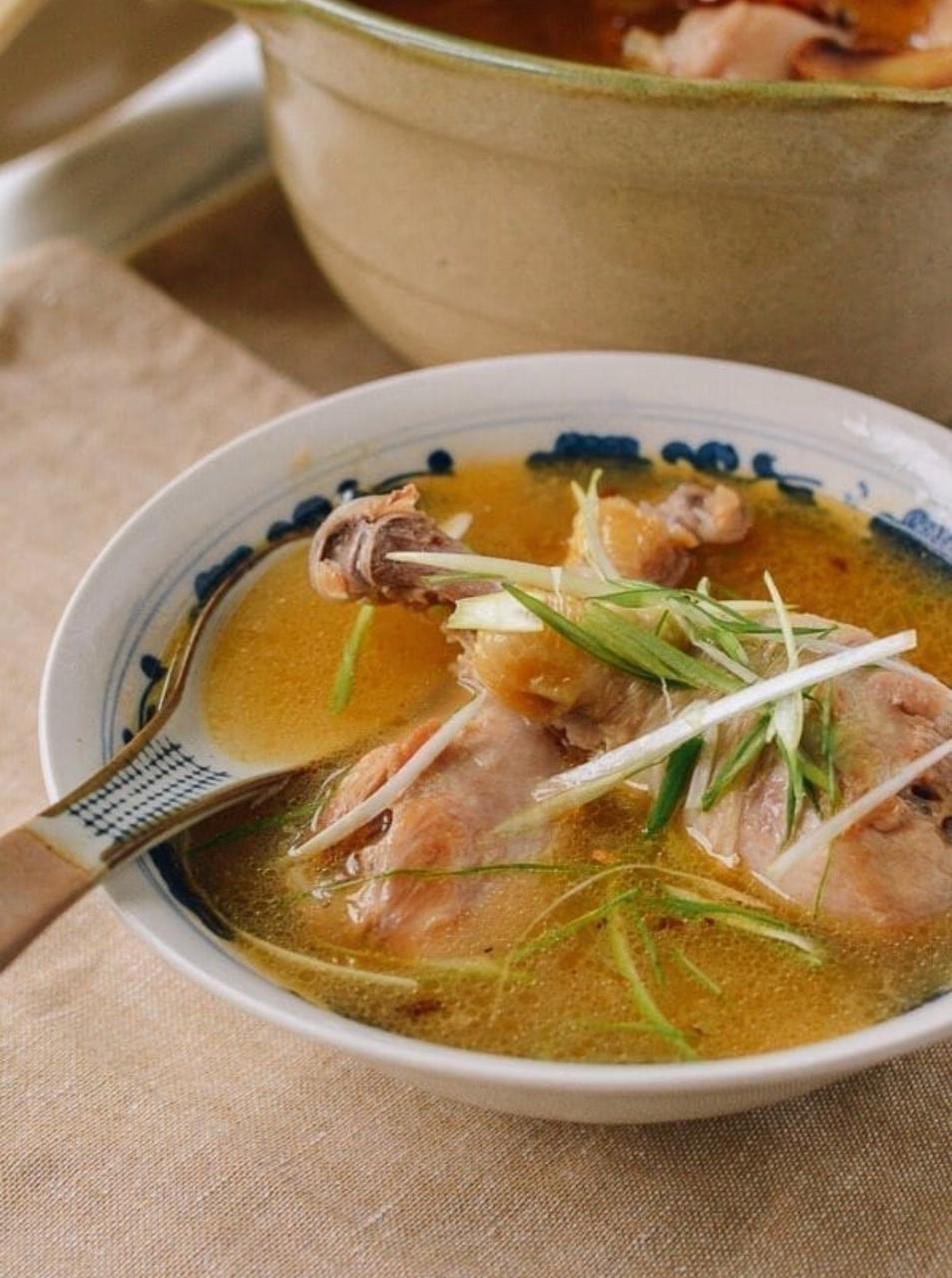 冬天简单补身体台湾台式麻油鸡汤