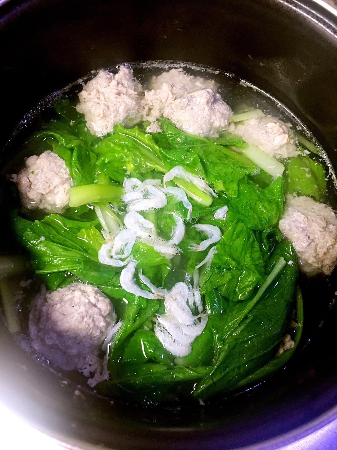 小白菜汆丸子的做法