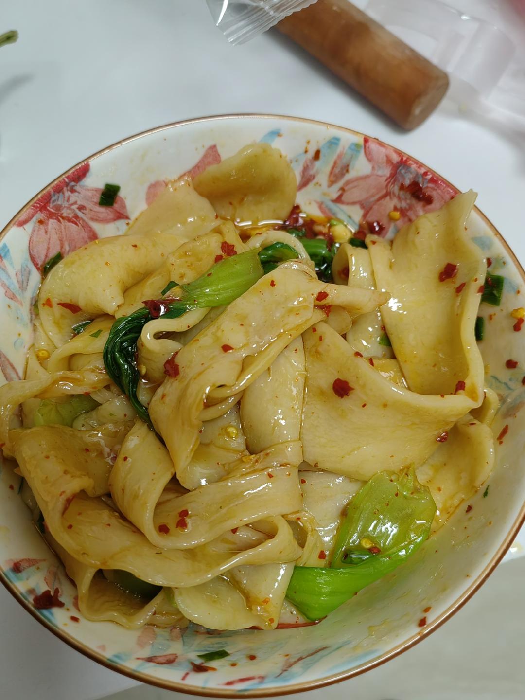 陕西正宗油泼面，简单快手，好吃到灵魂出窍