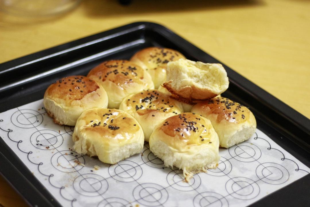 大人小孩都爱不释口的【蜂蜜牛奶小餐包】