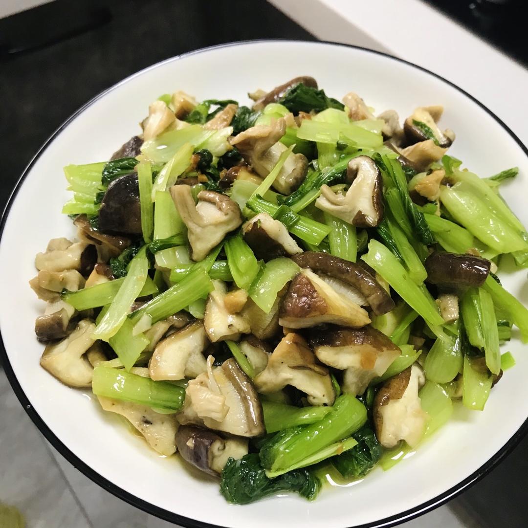 老丁的私房菜-香菇炒油菜