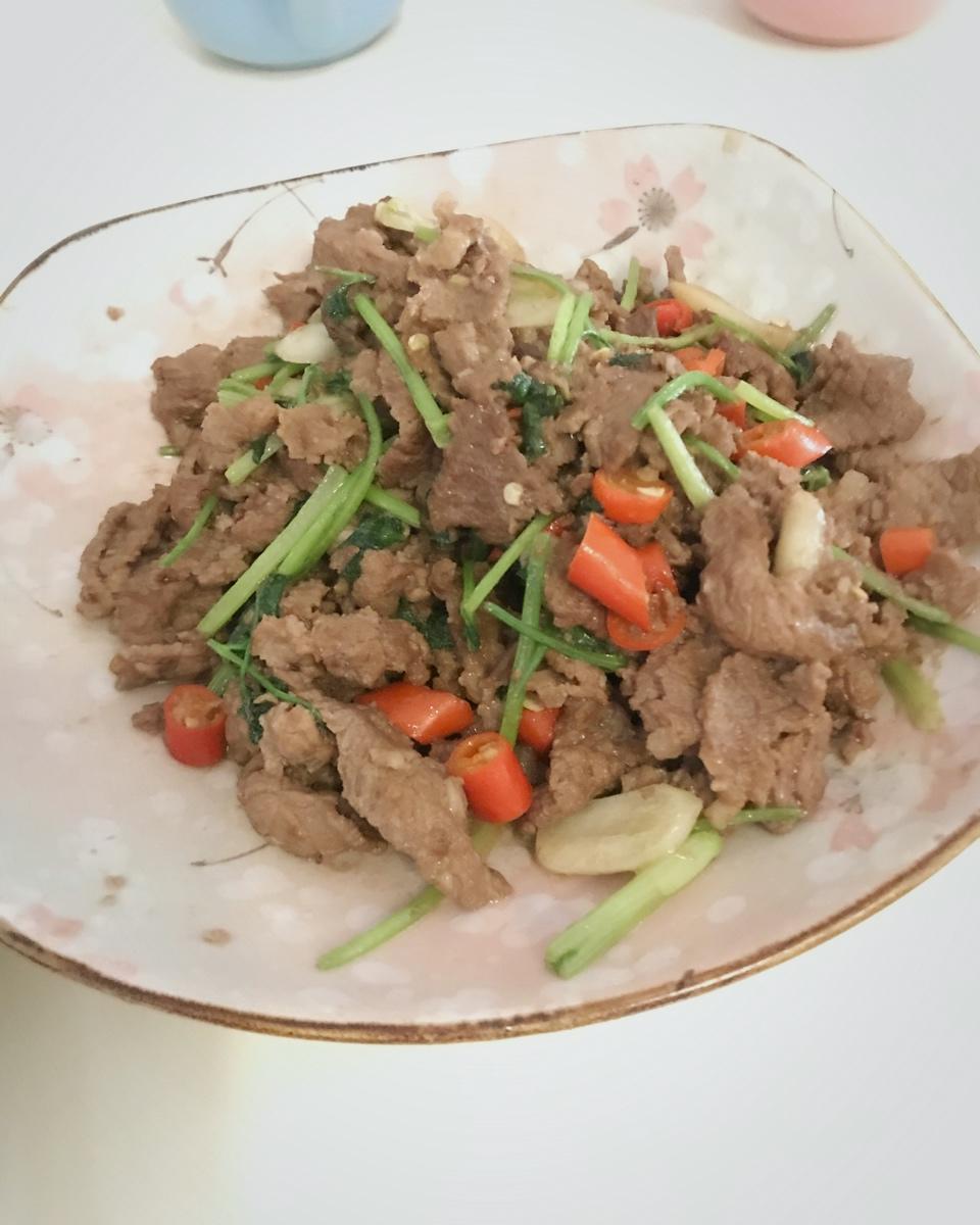 小炒牛肉（小白也可以做的超好吃！！）