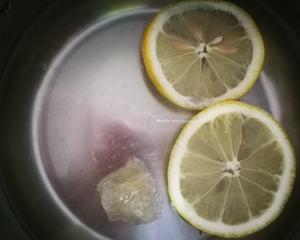 柠檬蜂蜜菊花茶的做法 步骤2
