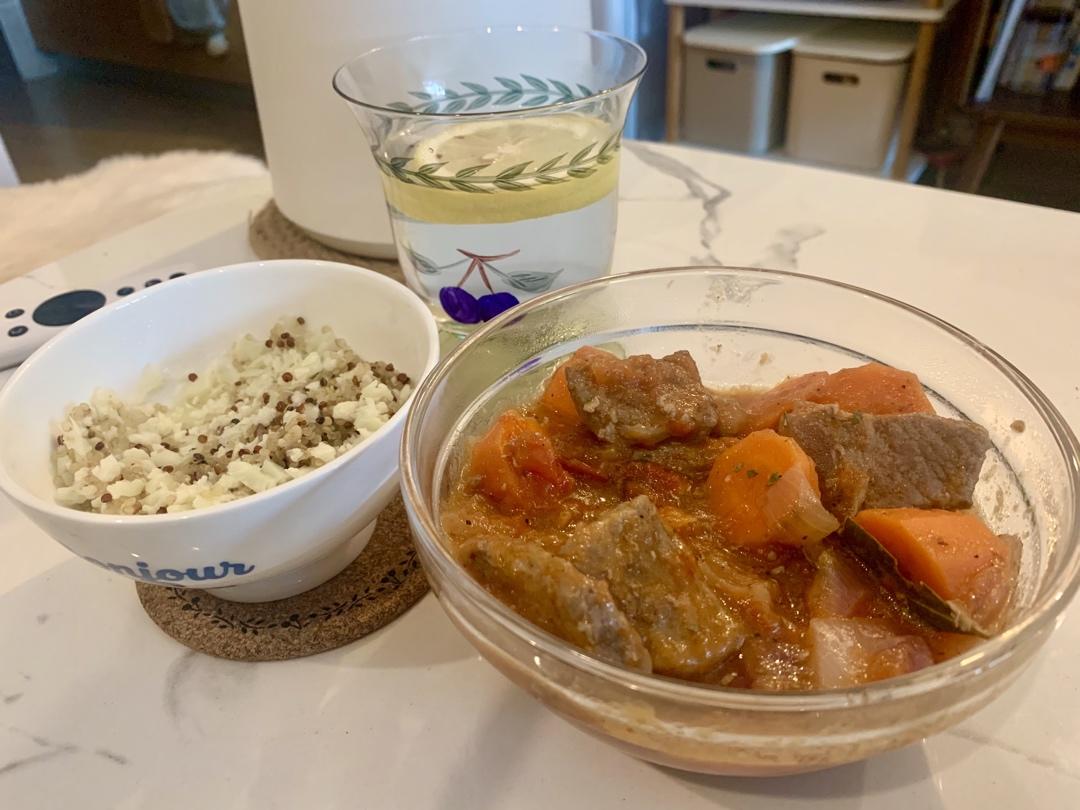 汤浓肉嫩的番茄牛腩，牛腩软烂秘法