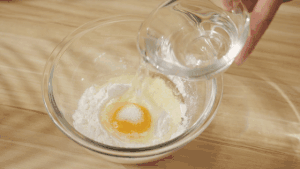 椒盐金针菇【孔老师教做菜】的做法 步骤3