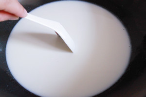 脆皮炸鲜奶的做法 步骤1