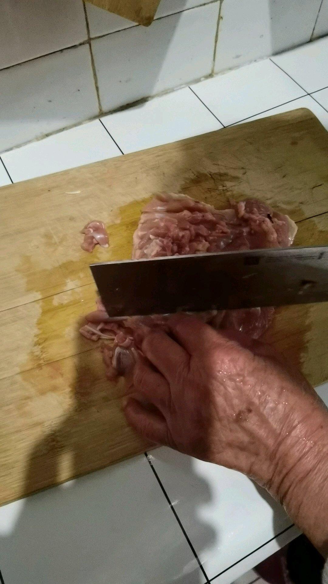 简单好做的炒鸡球