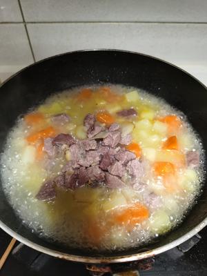 宝宝辅食—咖喱土豆牛肉饭的做法 步骤6