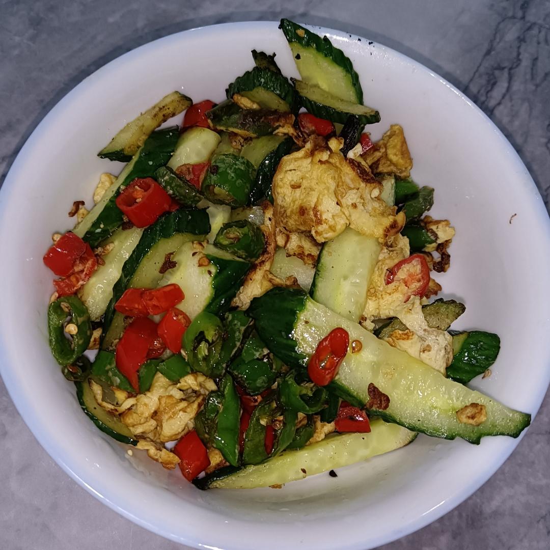 黄瓜炒鸡蛋 （青瓜炒鸡蛋）