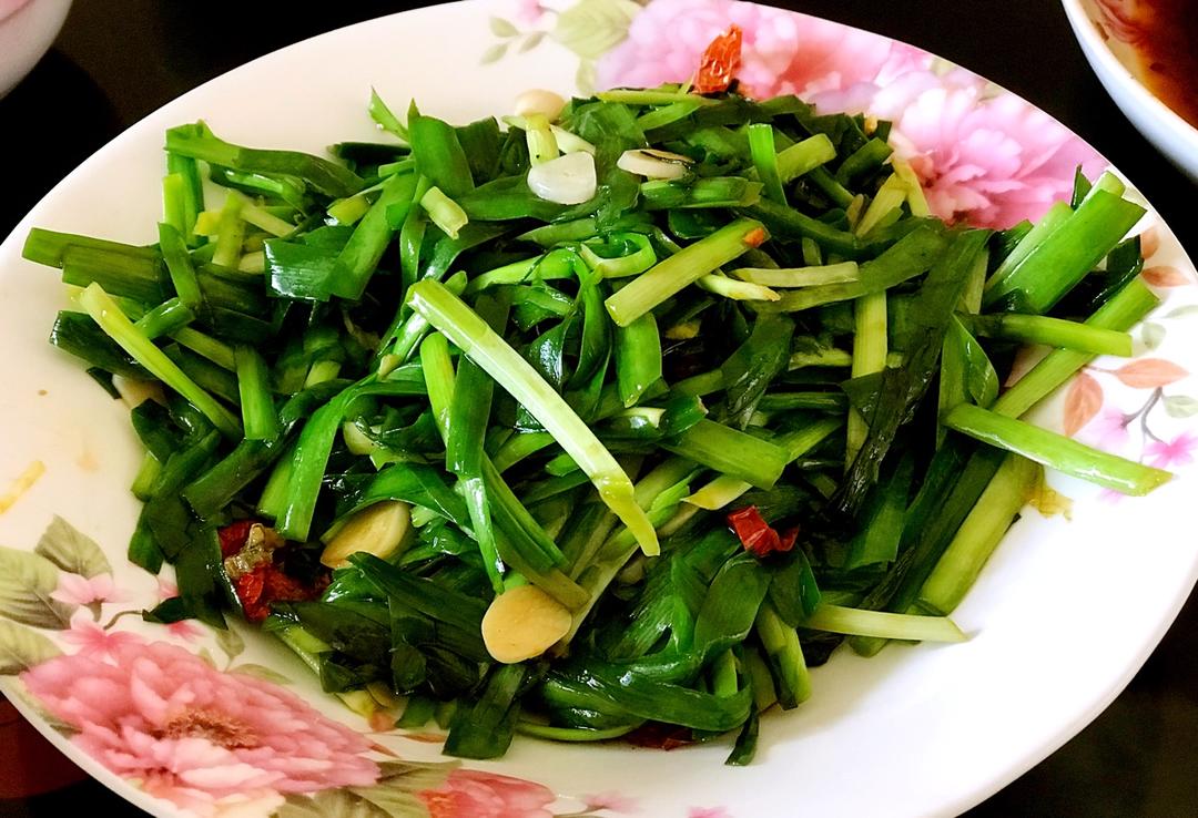 佳宝hans做的素炒韭菜