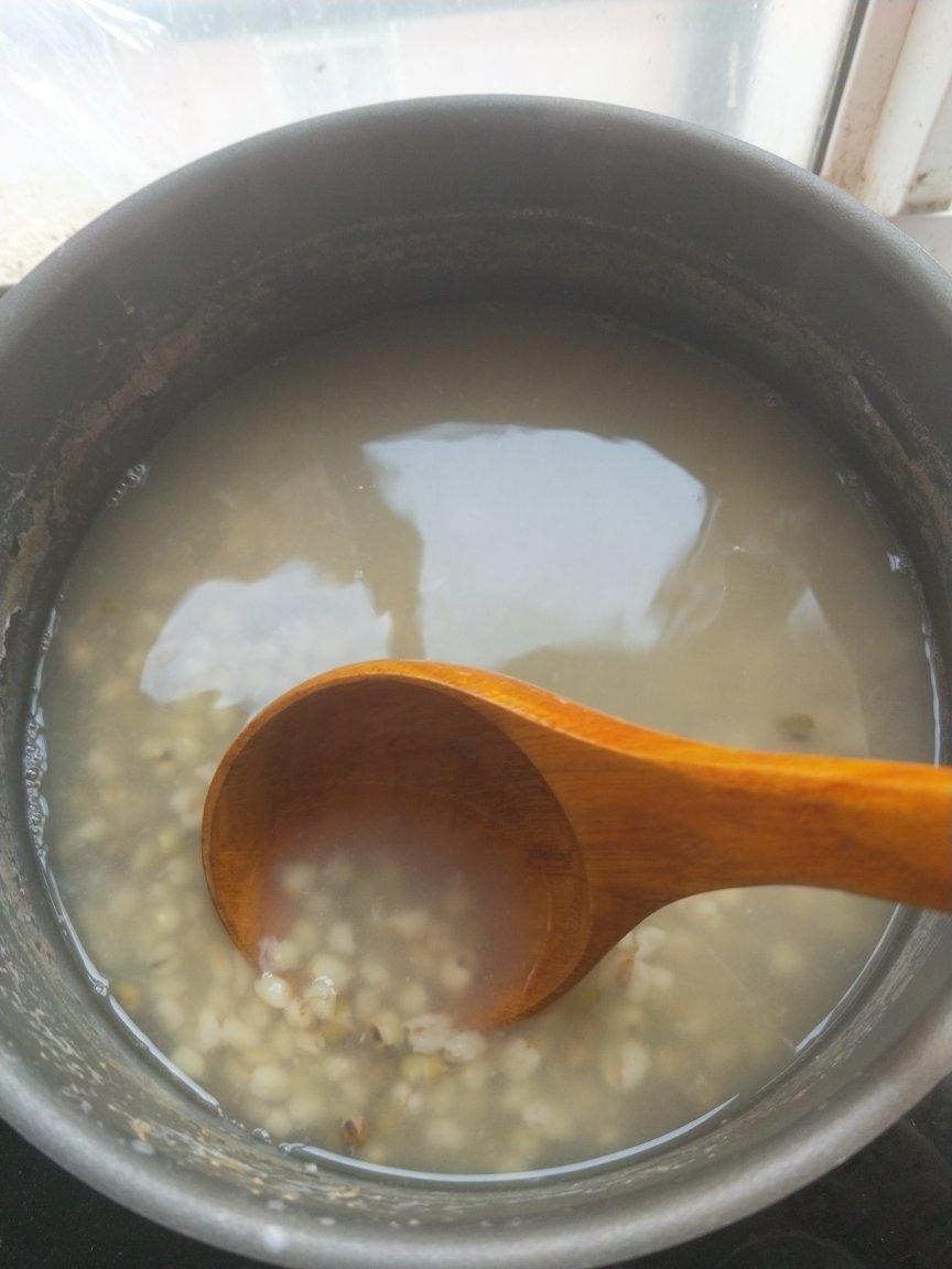 绿豆薏仁粥