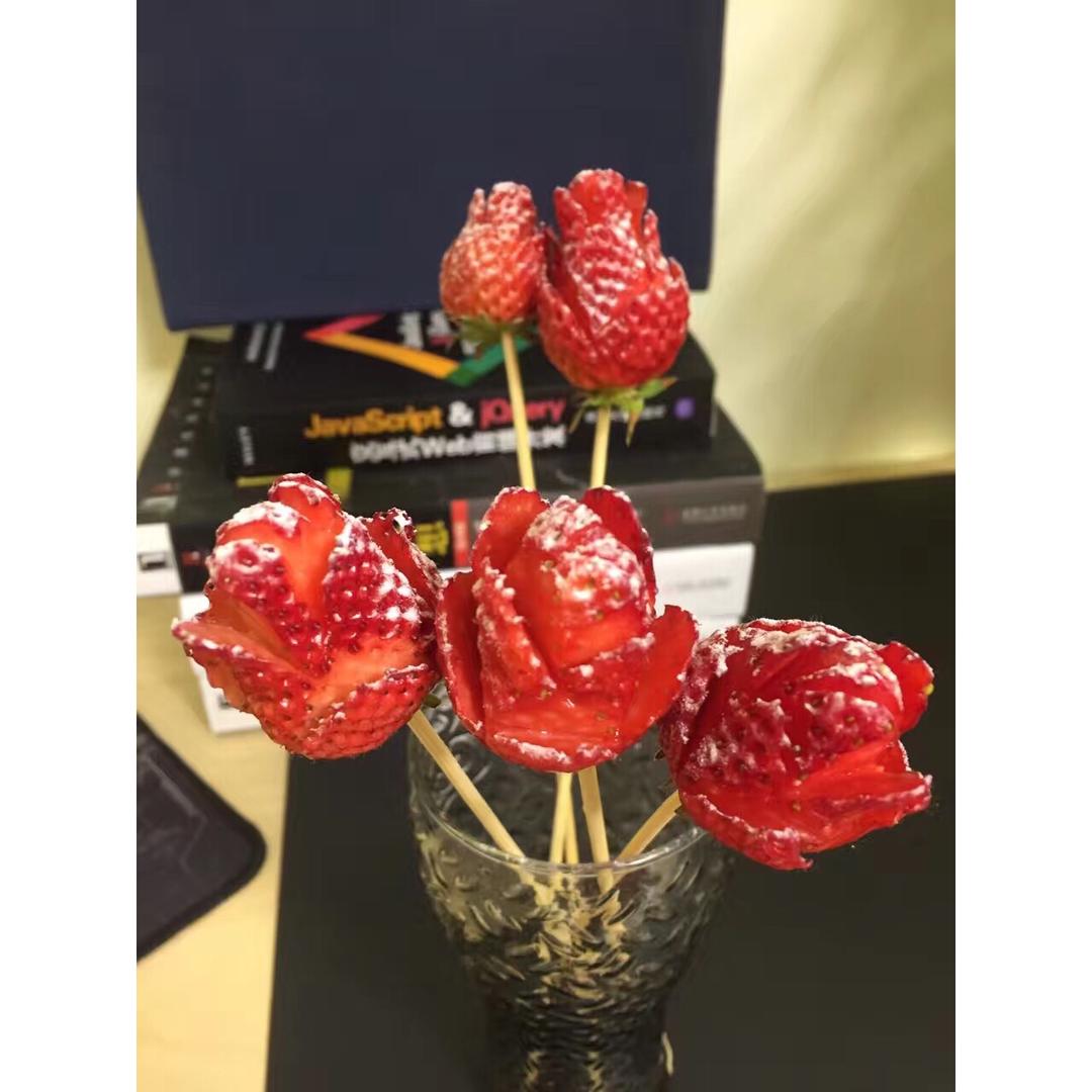 玫瑰花草莓