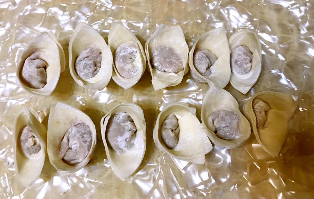元宝馄饨的包法