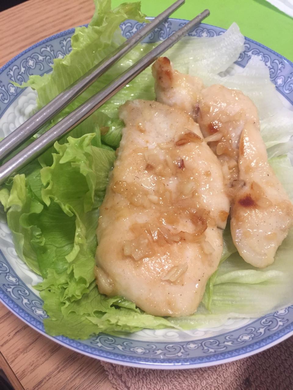 酷炫屌炸天好吃的煎鸡胸肉（香蒜蜂蜜煎鸡胸肉）