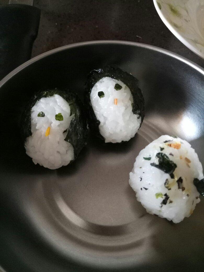 可爱的企鹅饭团