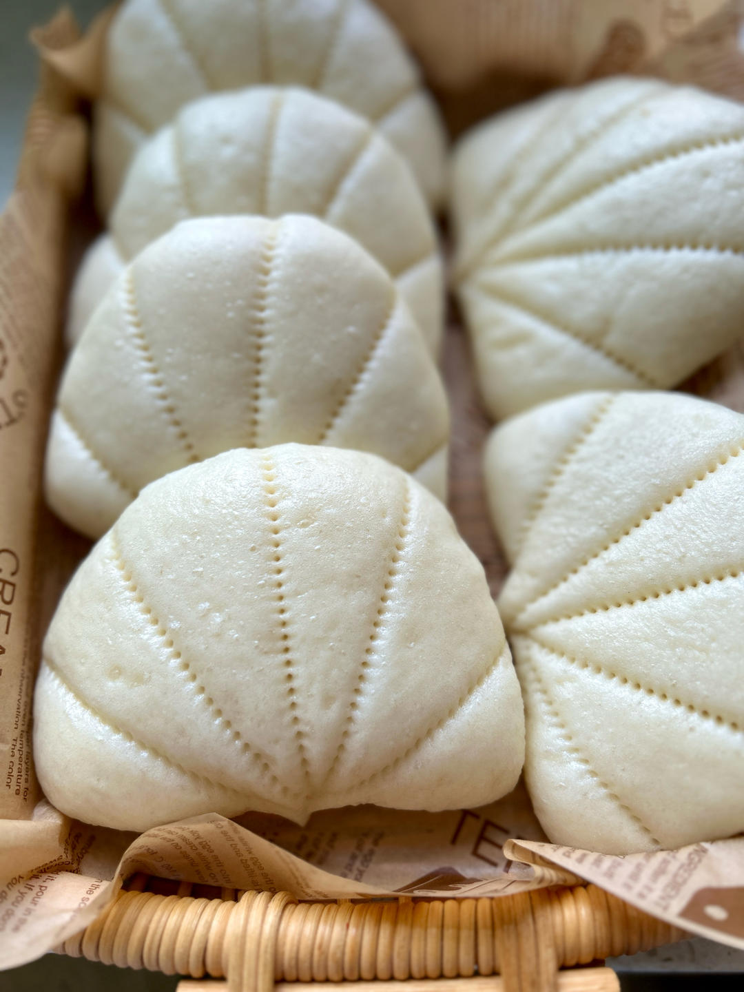 荷叶饼夹（晚上睡前和面团，早上起来蒸的荷叶馒头饼，夹点菜，超好吃😋）