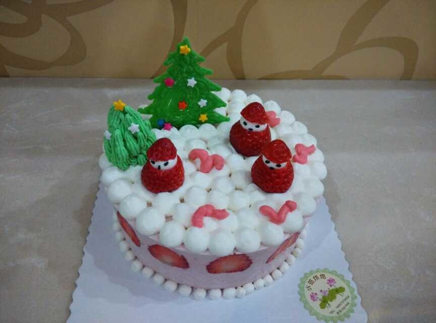 鲜奶油草莓蛋糕