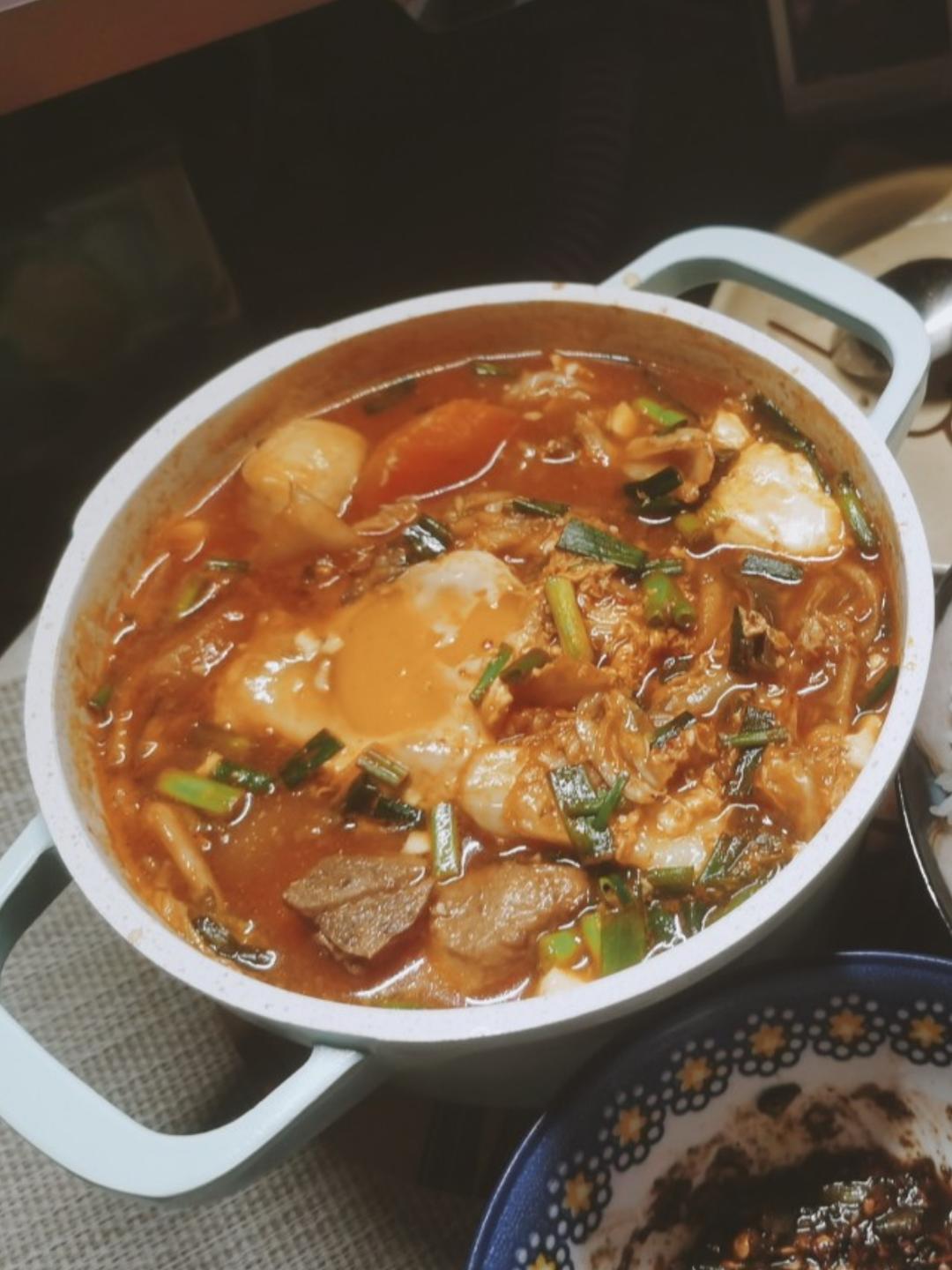 韩餐：泡菜排骨豆腐汤