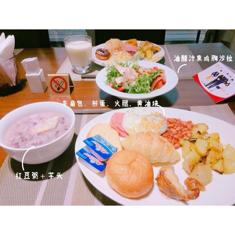 在路上，吃吃吃