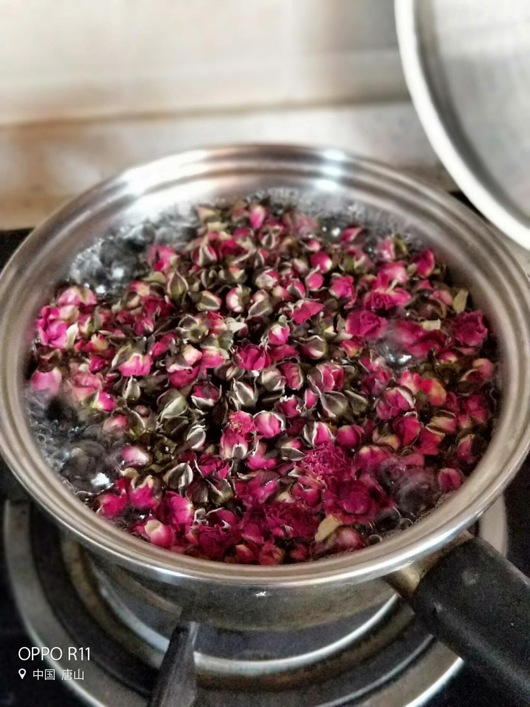 游弋的鱼做的玫瑰花露