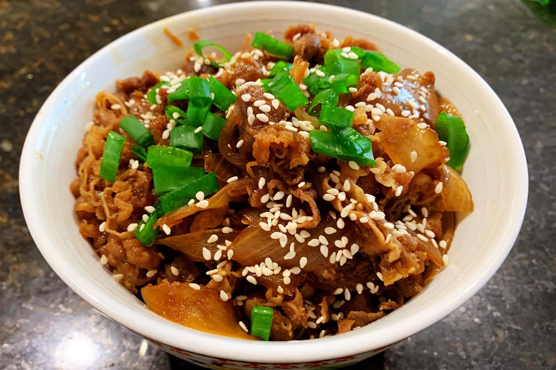 💕100%成功!!!🍱招牌肥牛饭专门店秘方·秒杀日本吉野家食其家！日式多汁牛肉饭 /嫩肥牛盖饭/牛肉饭/肥牛丼（超简单快速完美版）✨