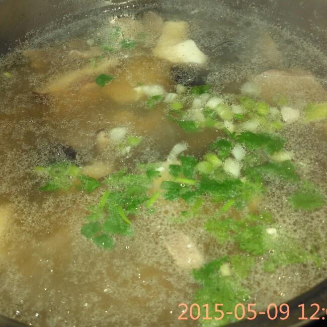 豆腐香菇猪肝汤的做法