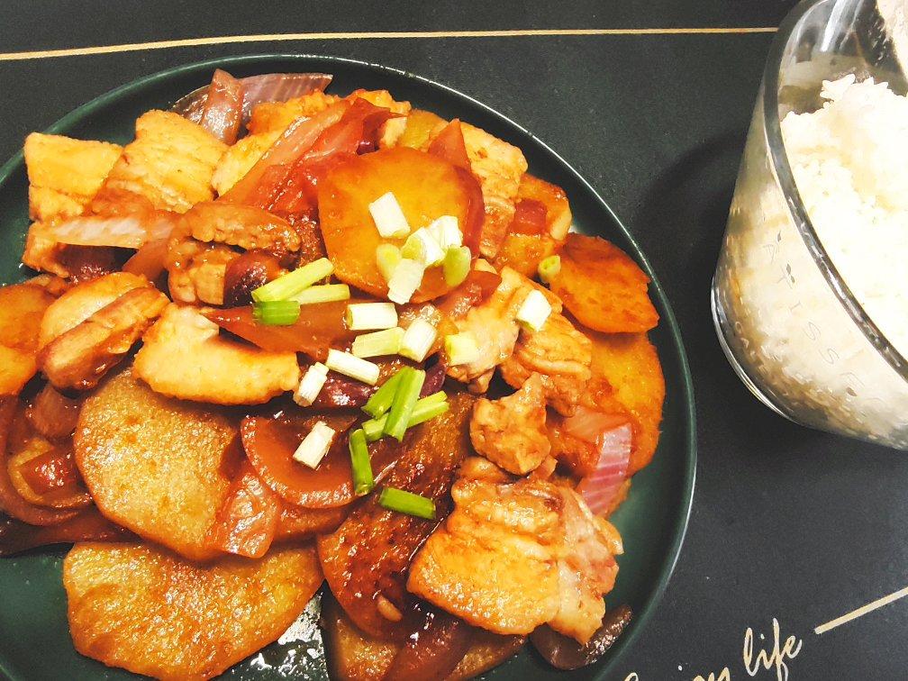 五花肉干煎土豆