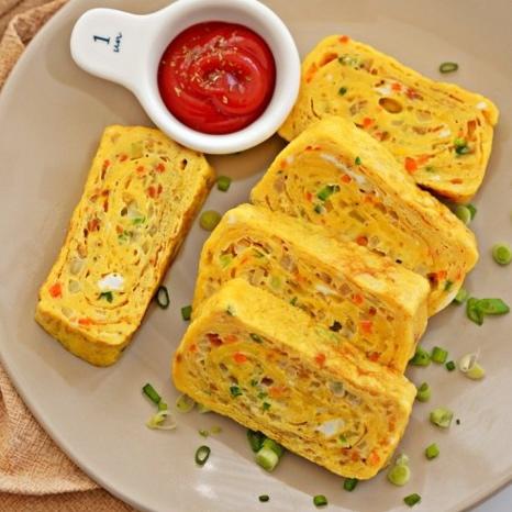 야채 계란말이蔬菜鸡蛋卷的做法