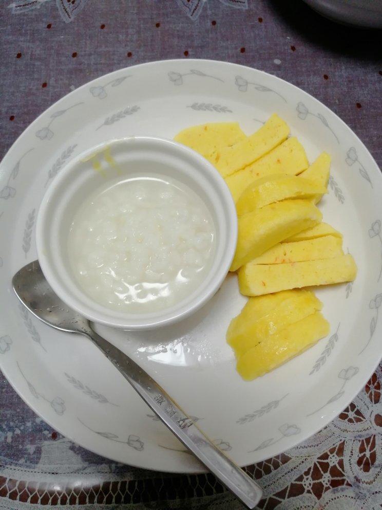 宝宝10个月辅食：妈妈都觉得好吃的虾仁蒸糕