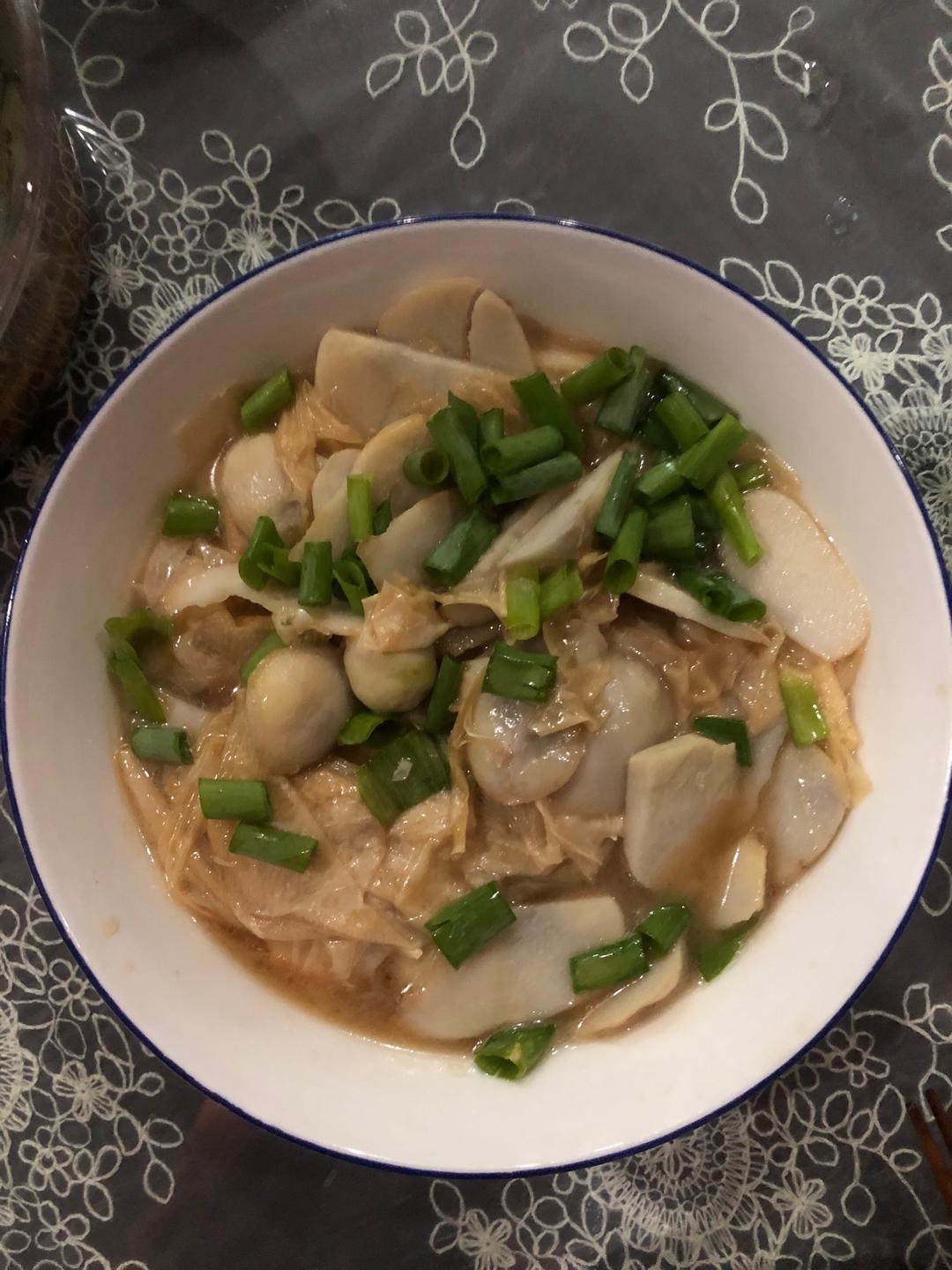 芋艿烧豆腐皮