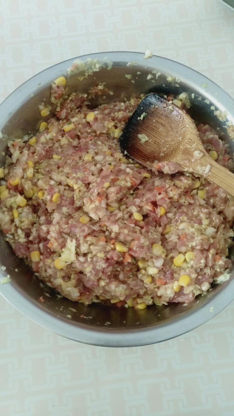 白菜胡萝卜香菇玉米猪肉水饺馅