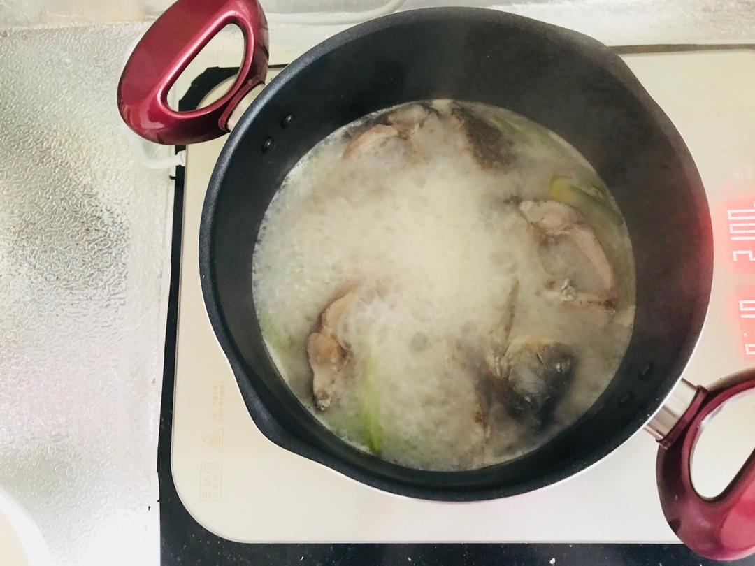 黑鱼豆腐汤
