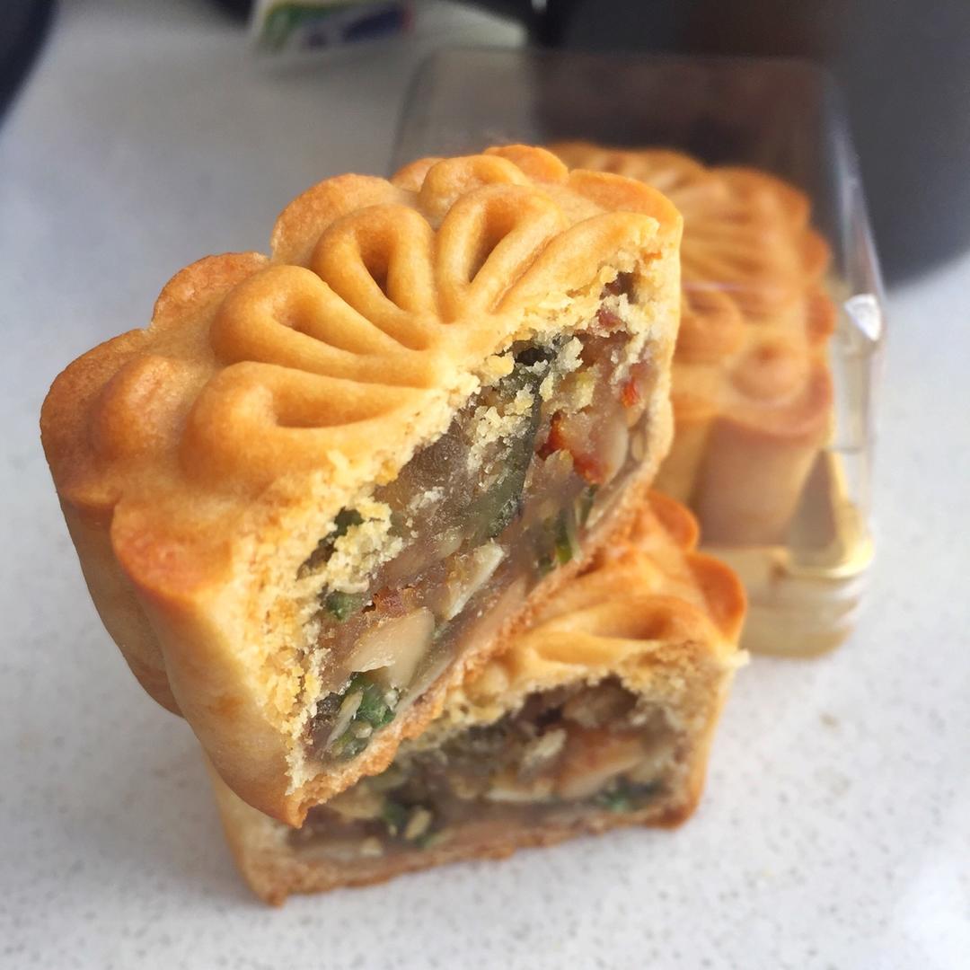 广式月饼—蛋黄莲蓉月饼