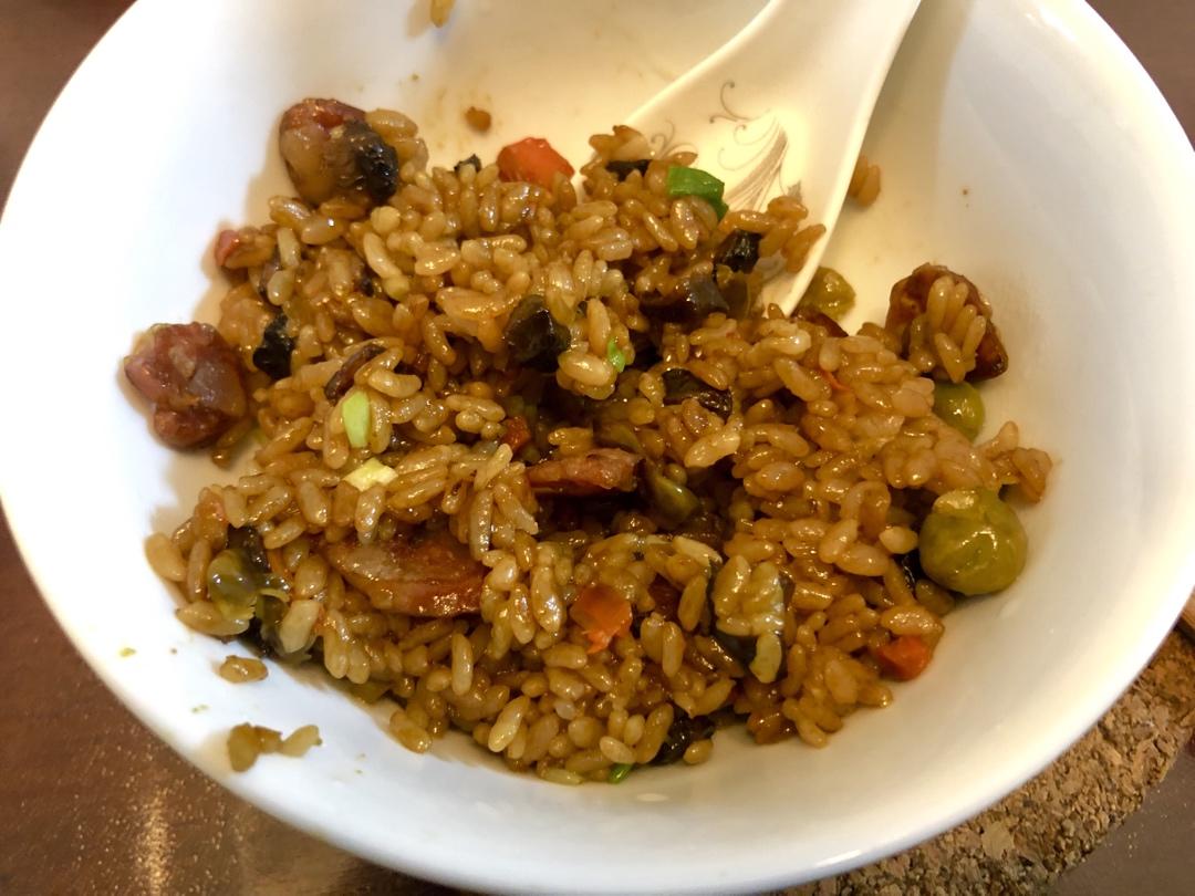 懒人必备～电饭煲腊肠焖饭