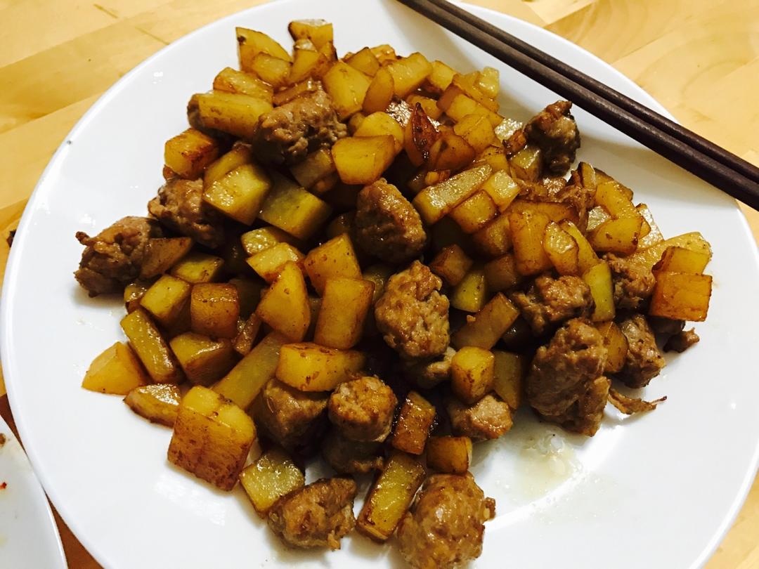土豆片炒香肠