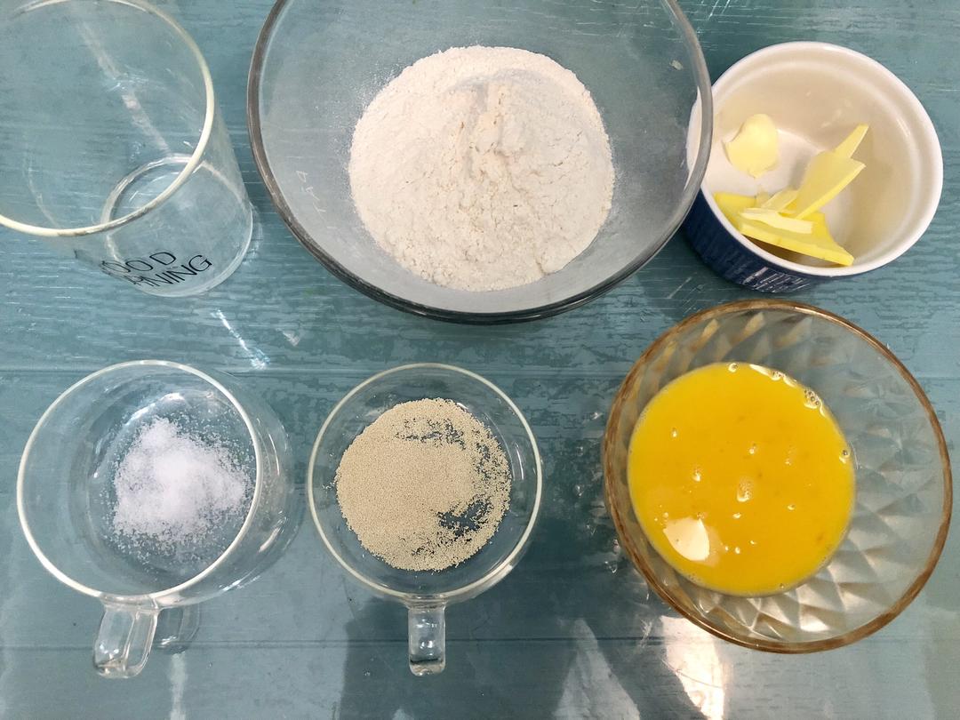 纯奶手撕吐司的做法 步骤1