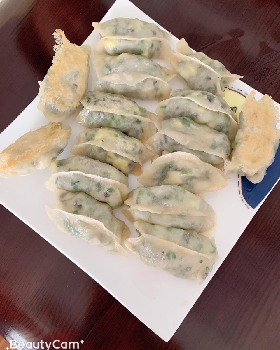 三鲜锅贴