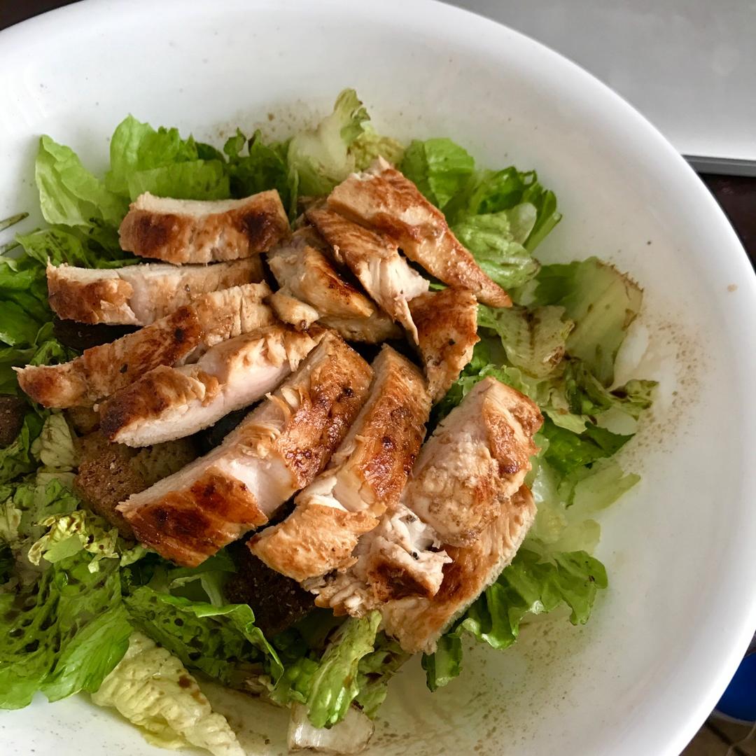 减脂餐 — 烤鸡胸肉沙拉