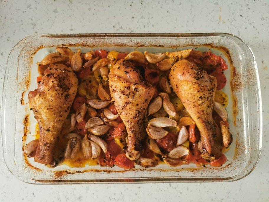 大蒜番茄烤鸡腿