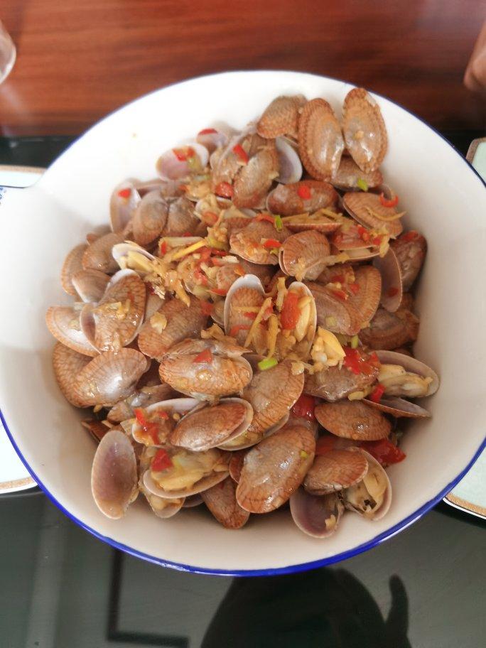 蒜香炒花甲