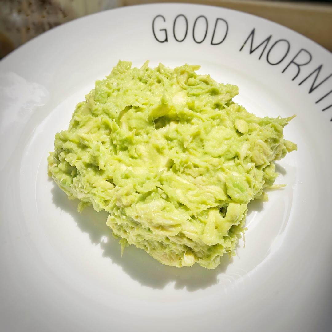 牛油果拌鸡胸肉